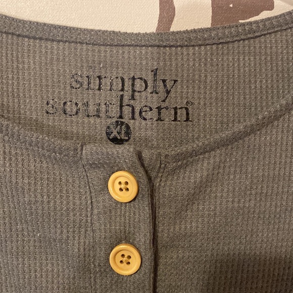 Simply Souther XL Thermal Long Sleeve - Picture 3 of 4